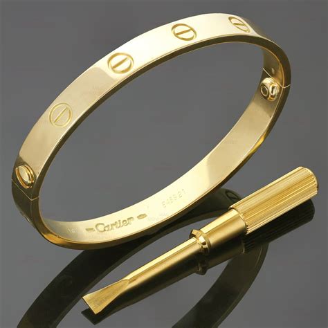 who made cartier love bracelet.